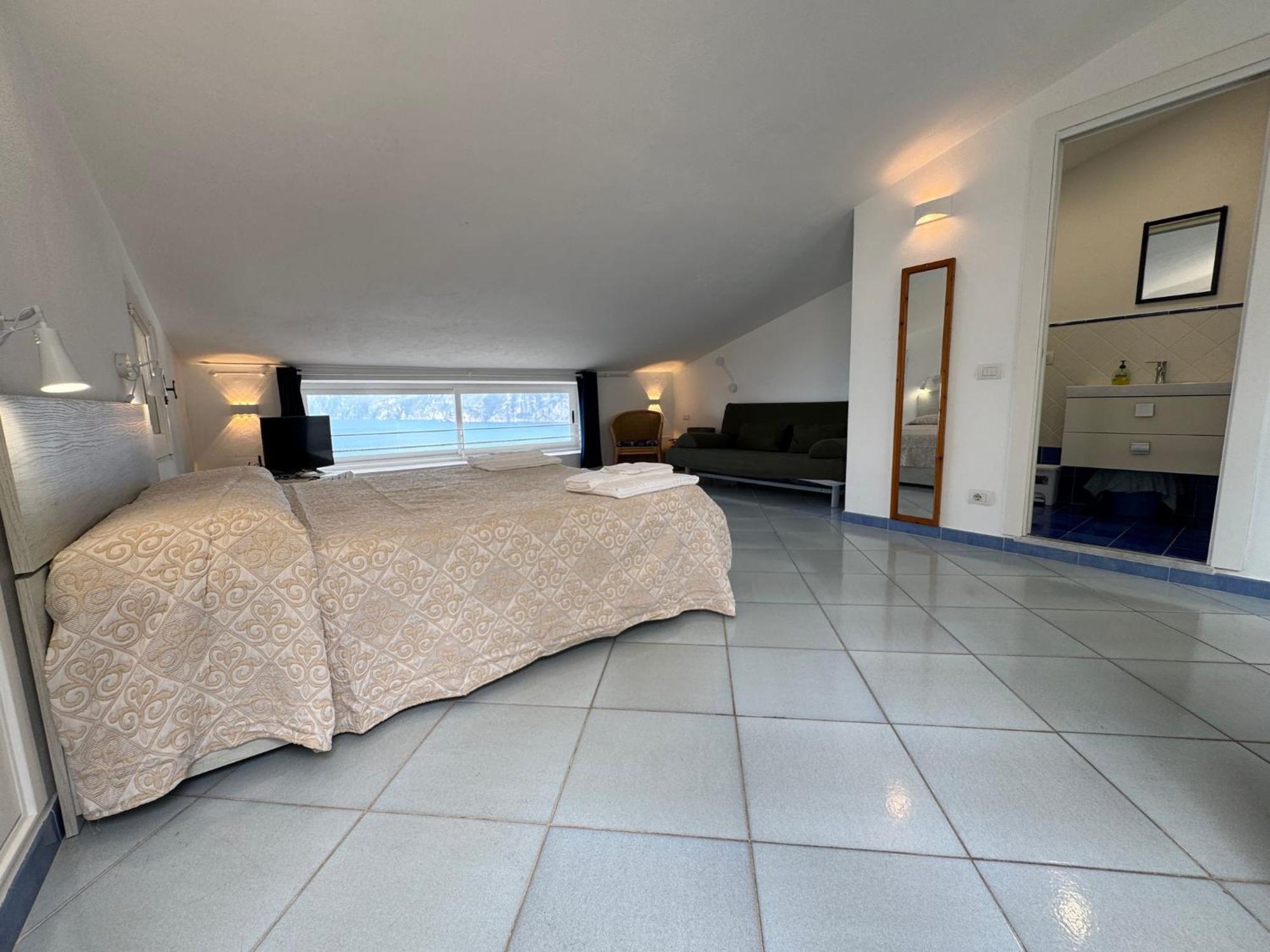La Mansarda Apartment Praiano Bagian luar foto
