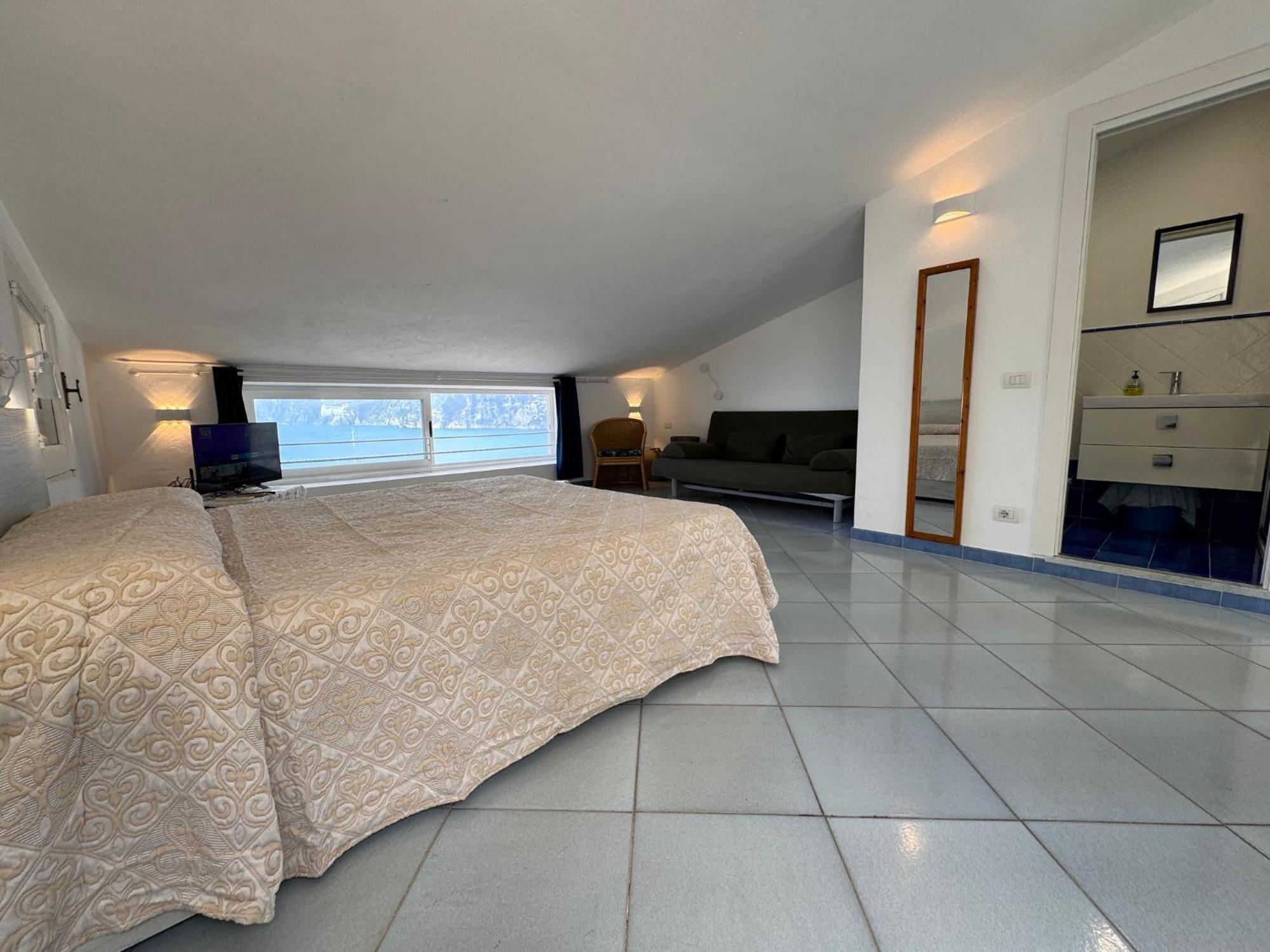 La Mansarda Apartment Praiano Bagian luar foto
